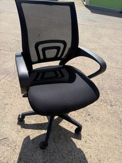 Black Mesh Ergonomic Office Chair