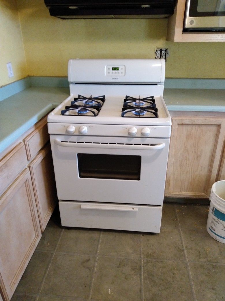 Gas Stove. Tappan