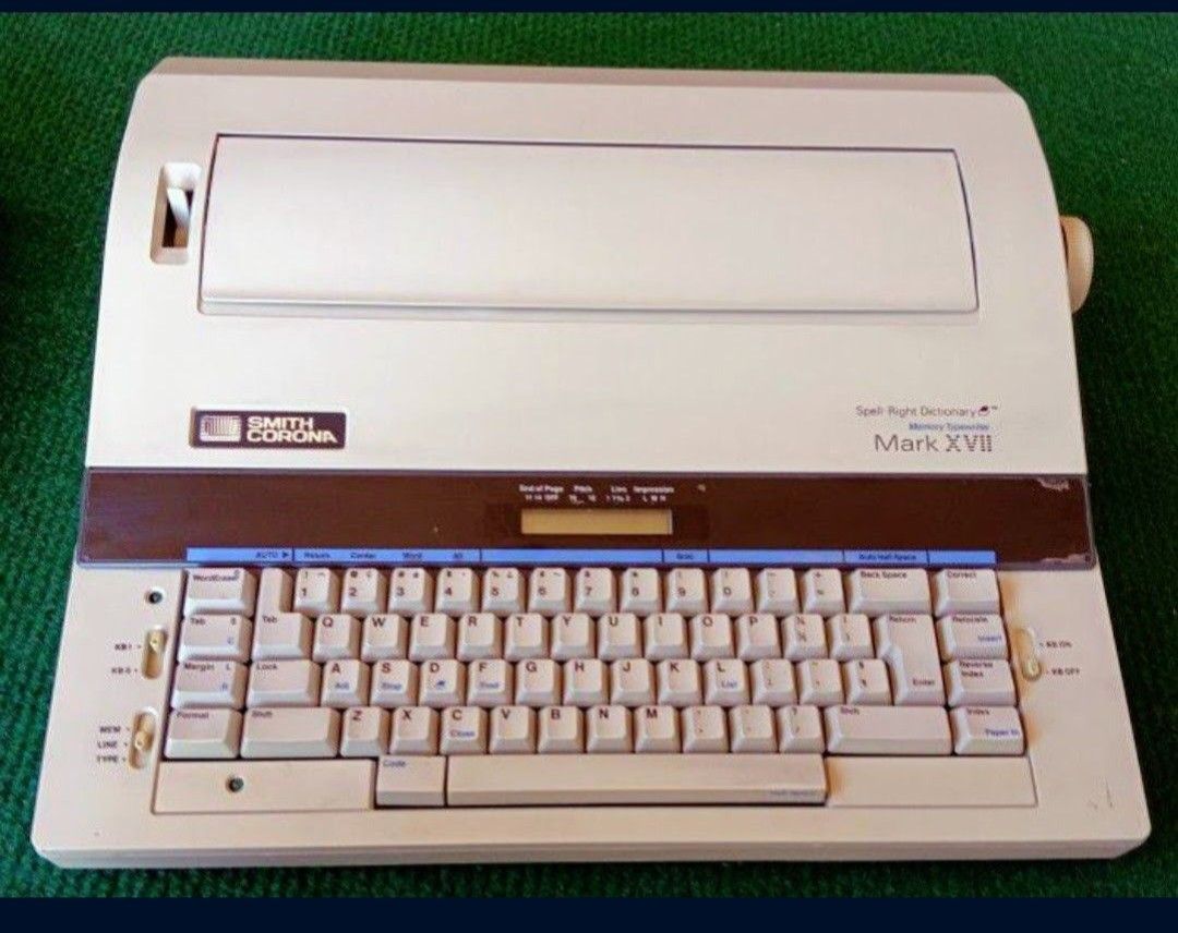 Vintage SMITH CORONA MARK XVII ELECTRIC TYPEWRITER For Decoration or Parts.