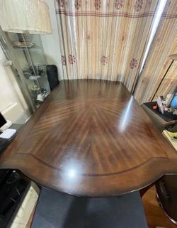 WOODEN EXTENDING DINER TABLE