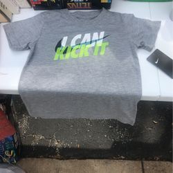 Brand new with tags BOYS NIKE SHIRT 6 M 
