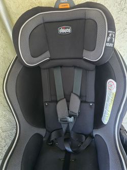 Chicco rear or front facing Car Seat