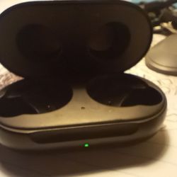 Samsung Bluetooth Earbuds Charging Cradle 