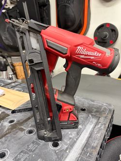 Milwaukee Finish Nailer
