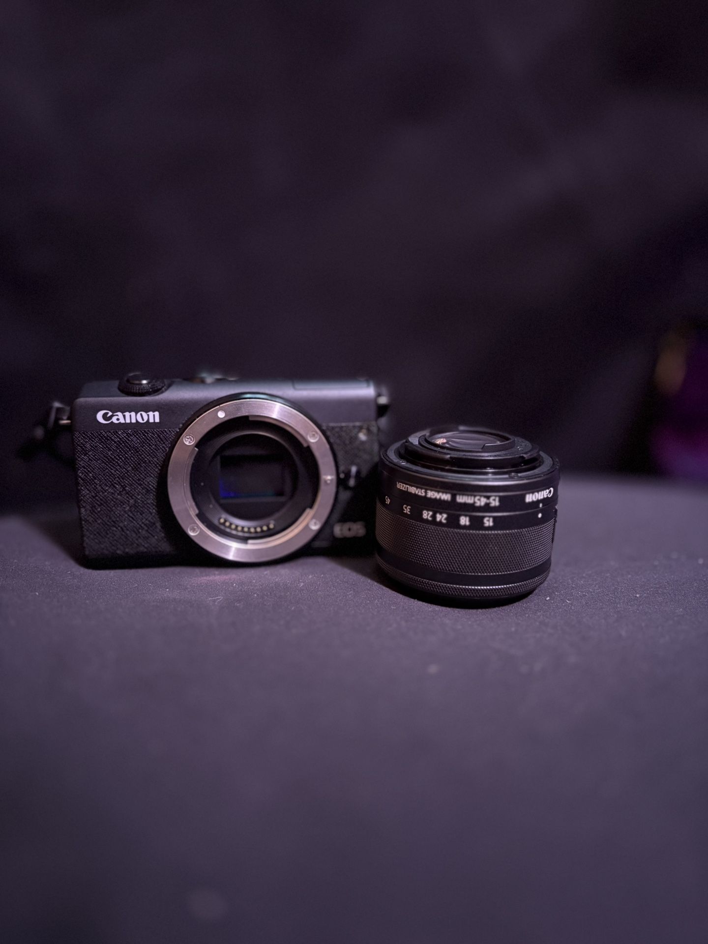 EOS M200 Mirrorless Camera