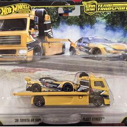 Hot Wheels Premium 2025 Team Transport '20 Toyota GR Supra 