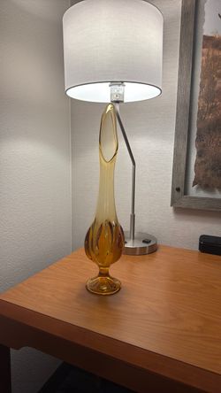 Vintage 1970s fenton amber hobnil  glass 19.5 stretch swung  vase