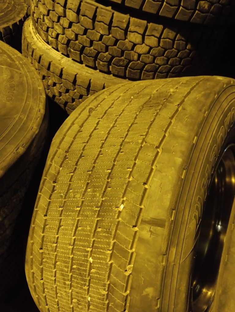4 Yantas Para Trailer. Buenas Con Todo Y El Rin..445/50/R22.5.