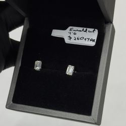 Moissanite Earring Emeral Cut