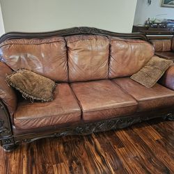 Leather Sofa And Couch 
