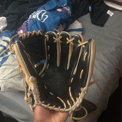 A2000 Pitching Glove