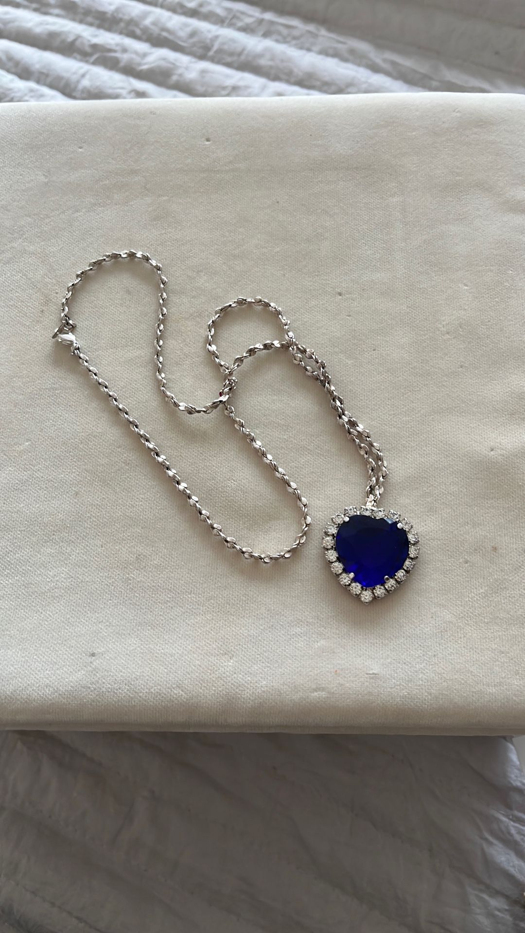 Titanic Blue Heart Of The Ocean Necklace