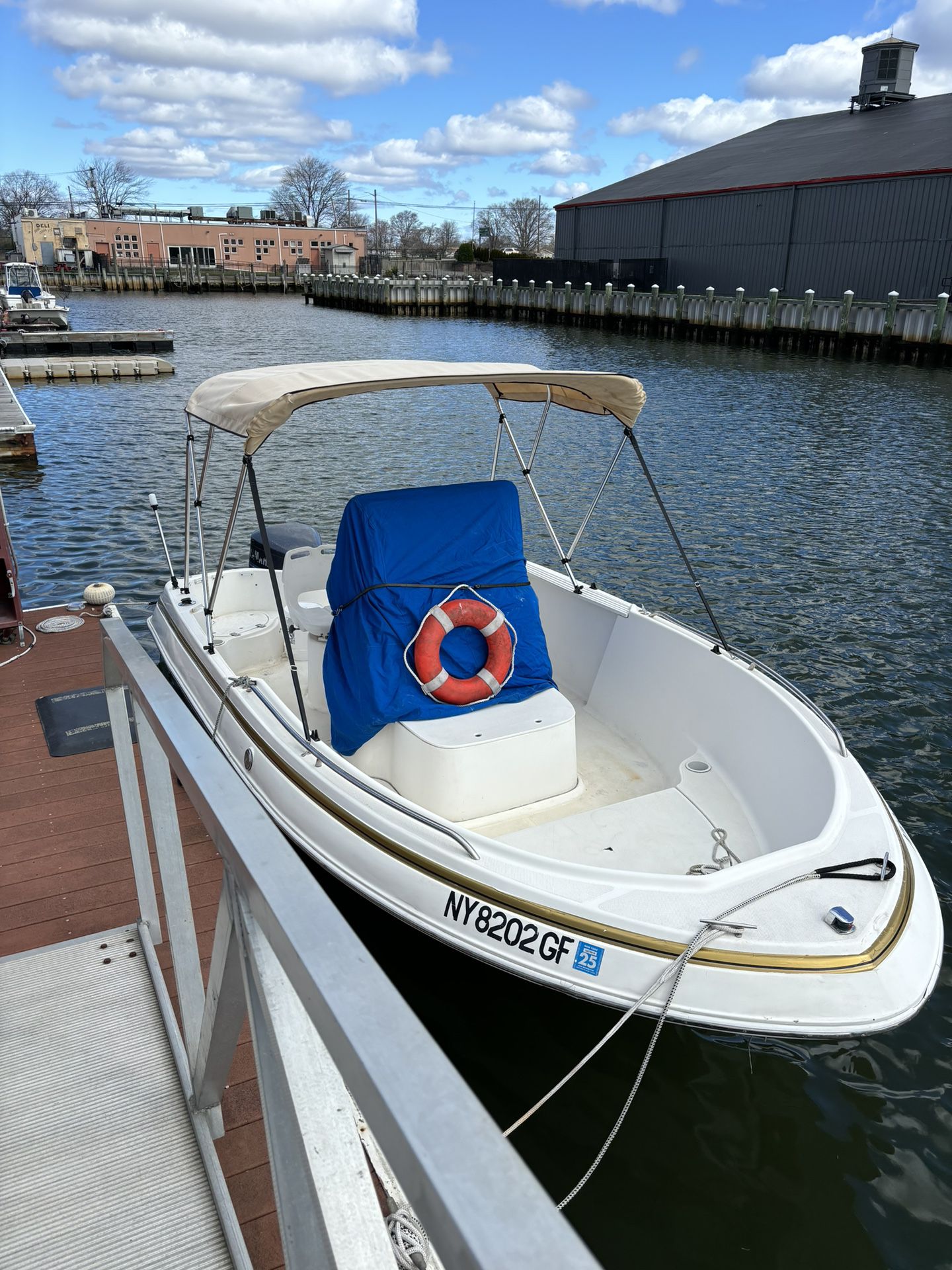 2003 Wellcraft center console w 115 Yamaha   2003 Wellcraft 180 Fisherman Tournament Series (Yamaha 115 V4) Here is the perfect family size and motor 