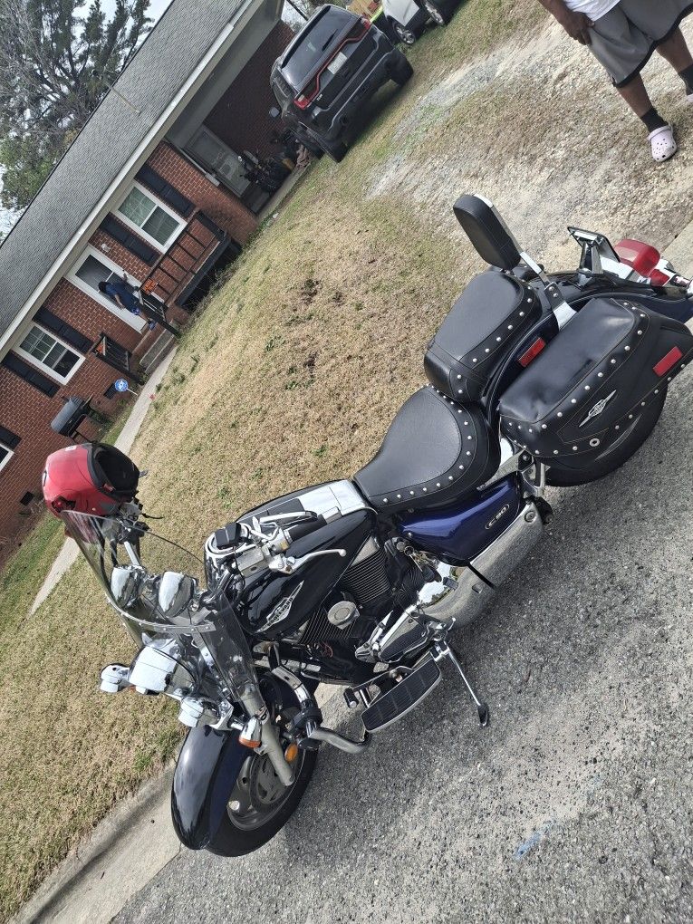 05 Suzuki Boulevard C90 1500