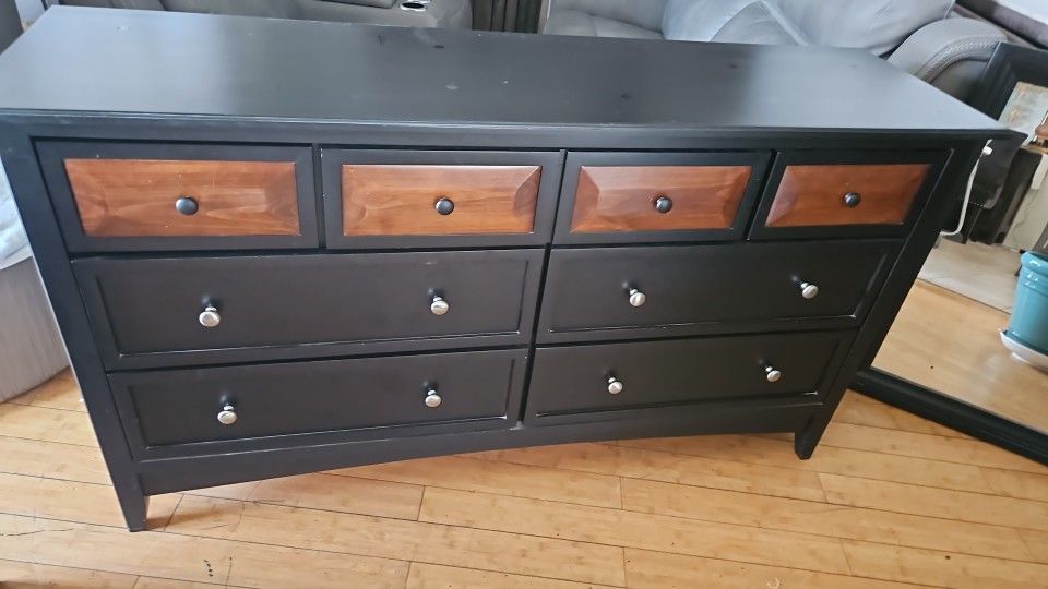 3pc Set Dresser Mirror And Nightstands Like New