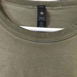Men’s large Lululemon Workout Shirt