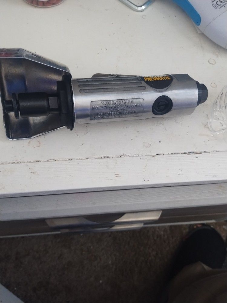 Central Pneumatic Cut Off Tool