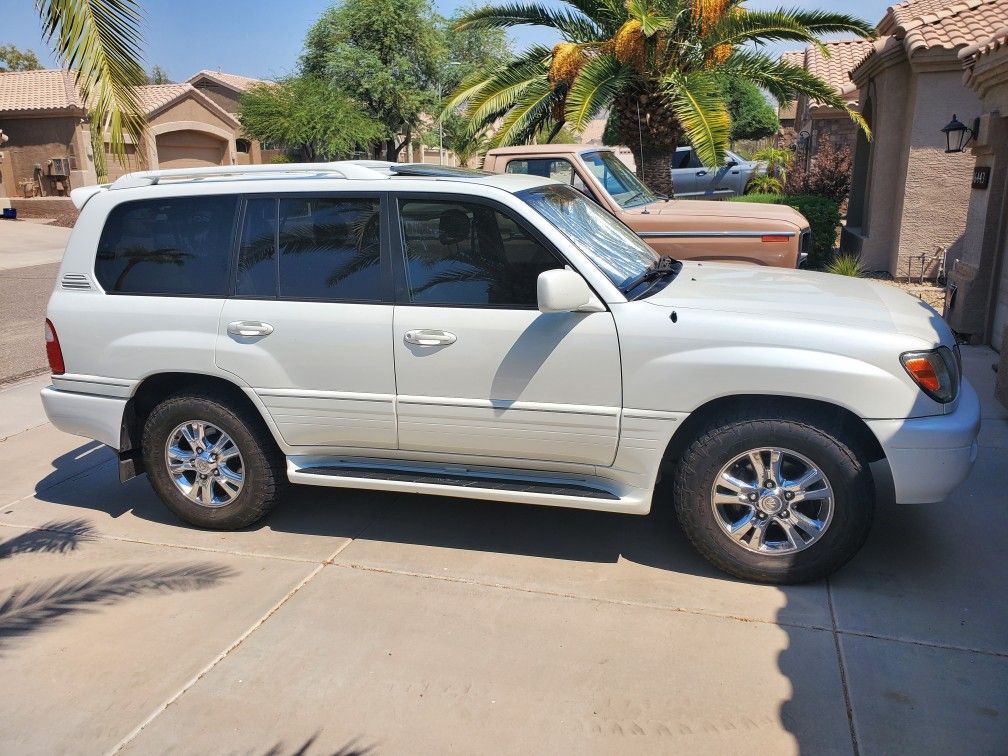 2005 Lexus LX 470