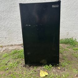 Magic Chef Mini Fridge With Freezer