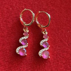 Red Dangling Earrings 