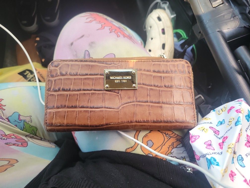 Michael Kors Crocodile-Embossed Leather Continental Wallet