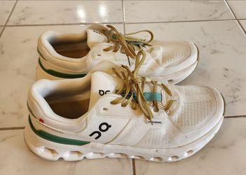 On Cloudrunner 2 in the Glacier/Sage colorway Size 12.5 Mens