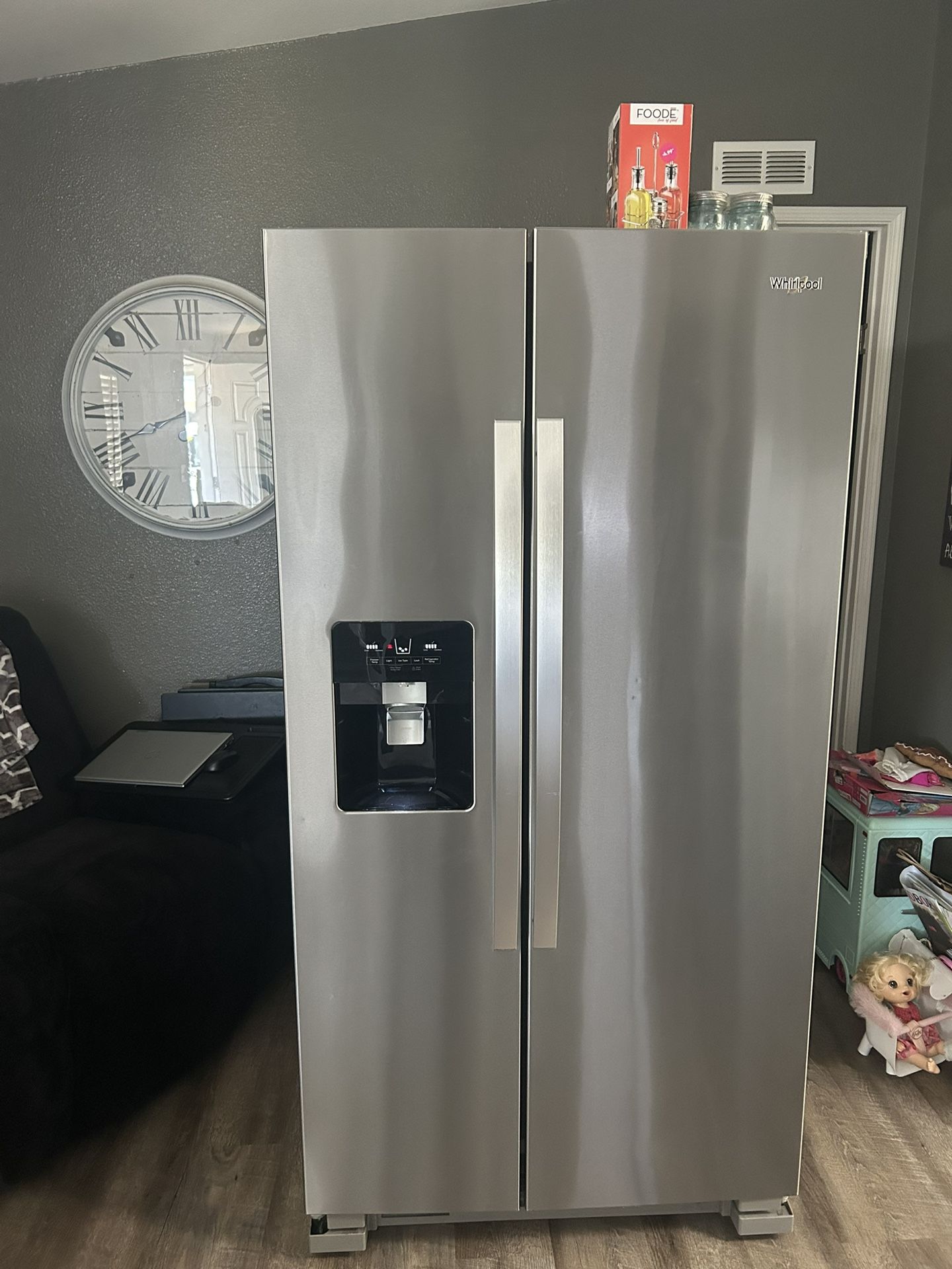 Refrigerator (Whirlpool)