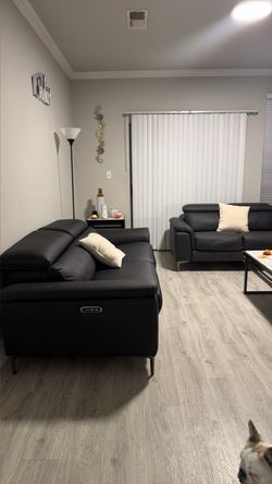 Sofa (3 seats) — POWER recliner: electric motor adjusts the footrest and headrest, with USB ports to charge your phone