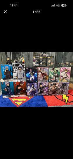 Demon slayer/jujutsu kaisen figures