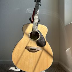 FS800 Yamaha Guitar W/bag