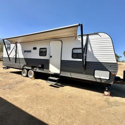 2020 AVENGER 2 Room Bunks 35FT