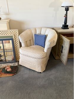 Retro Shell Chair