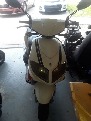 Photo 150cc scooter with title