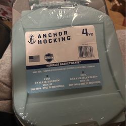 Anchor Hocking 4-piece glass bakeware set