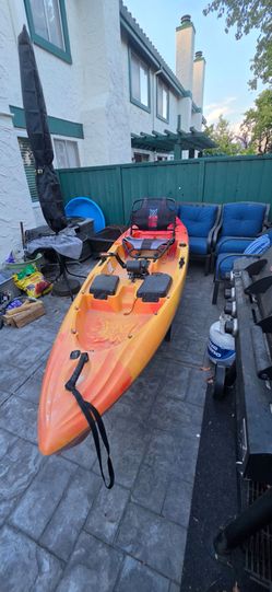 Perception Pescador Pilot 12.0 Pedal Drive Fishing Kayak + Lowrance Hook² 7 Fish Finder – $2,000 OBO
