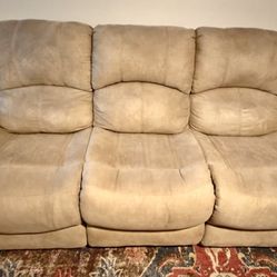 Reclining Sofa & Loveseat 