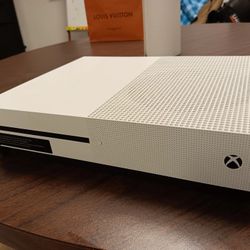 Xbox One Game Console