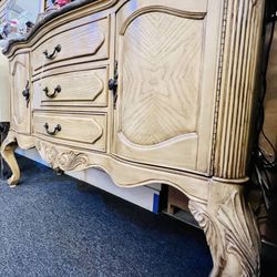 AICO By Michael Amini LA FRANCAISE Sideboard - GA