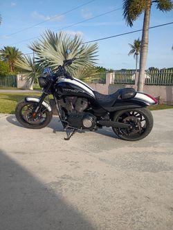 Sport Cruiser Motorcycle