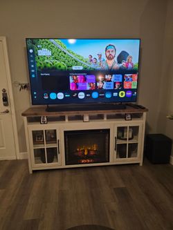 Beautiful TV Stand w/FIREPLACE!!