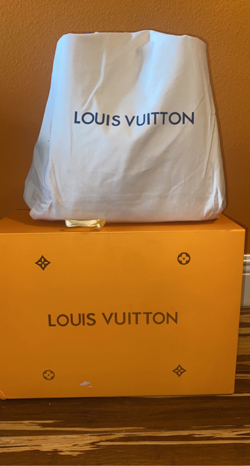 LOUIS VUITTON AUTHENTIC CODE AR1211 for Sale in Indian Shores, FL - OfferUp