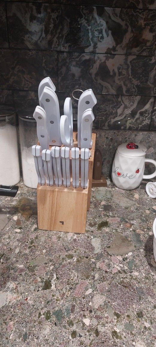 Set Of Knives In White