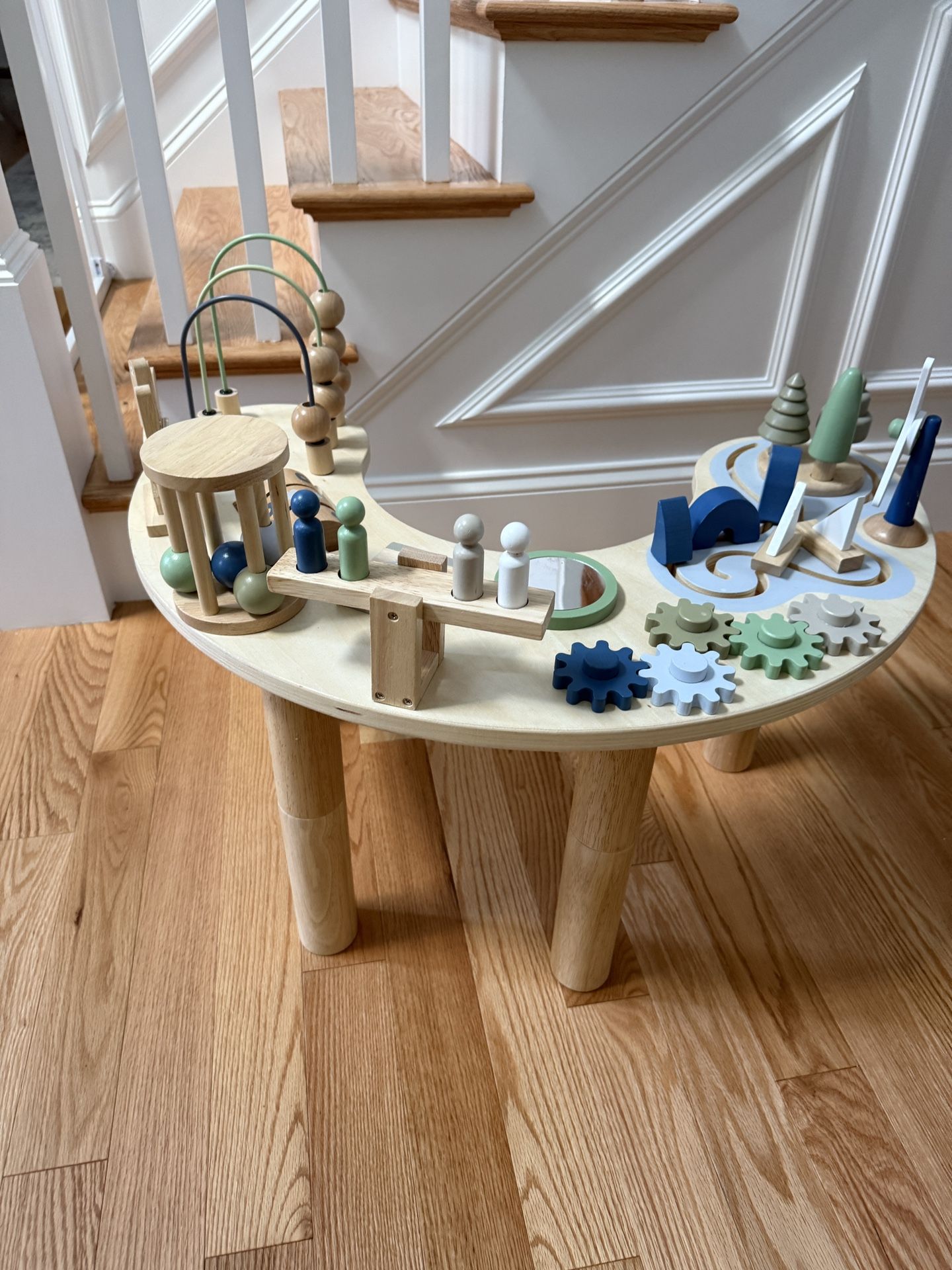 Crate & Barrel Wonder & Wise Pristine