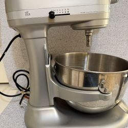 KitchenAid M1XER Pro 600 6-Quart Bowl-Lift Stand Mixer Red