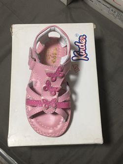 VENDO HUARACHE PARA NIÑA SIZE 8.0