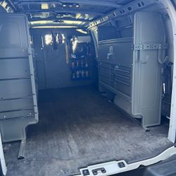 Estanterías Para Un Vans De Trabajo, Cantidades Son 3