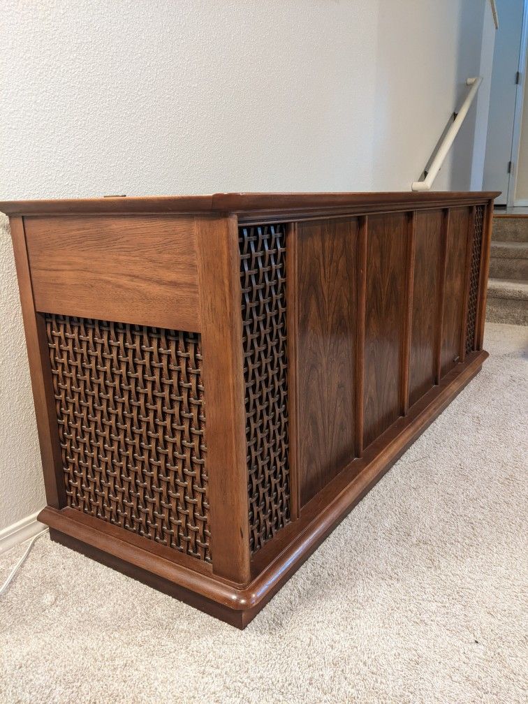 MCM Stereo Console / Record Player / Credenza