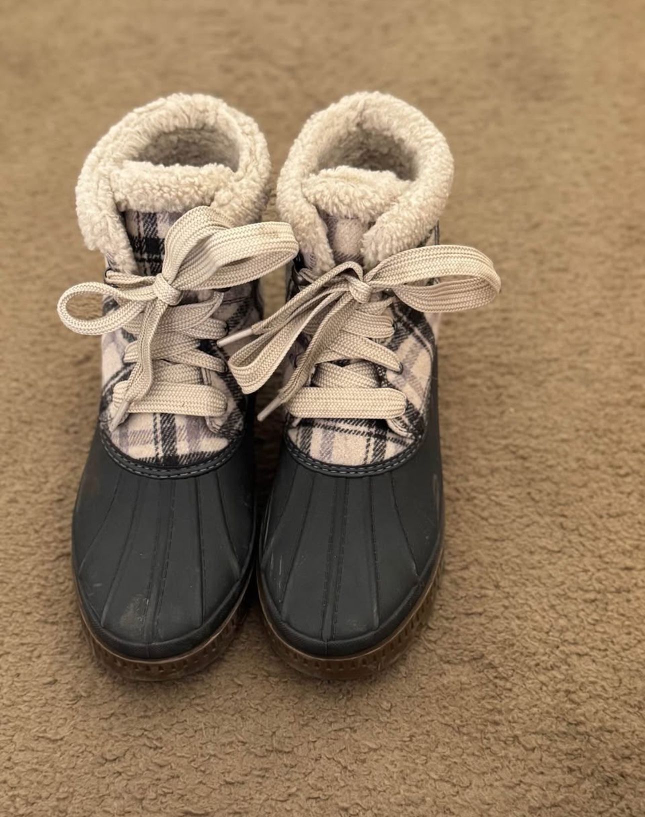 Women’s Snow Boots Size 9