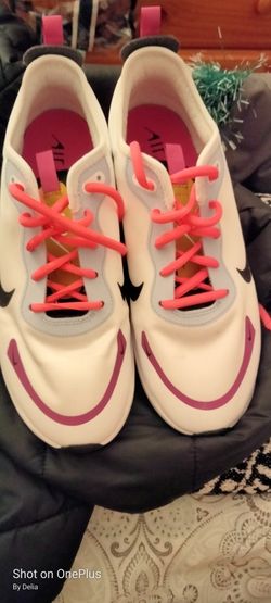 Nike air Women's Tennis Shoes 9.5 Size