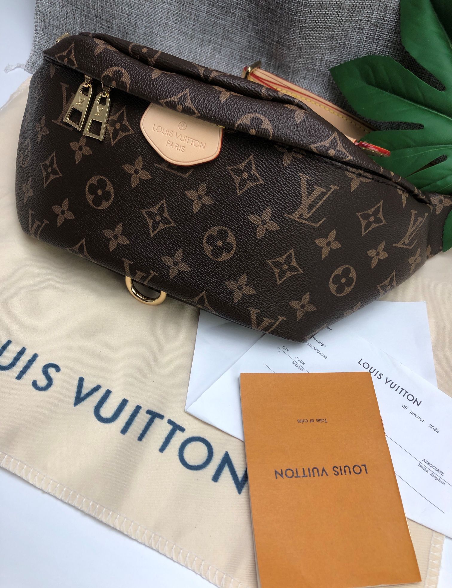 LV Louis Vuitton Monogram Inventeur Squishy Drawstring shoulder bag W/  Dustbag for Sale in Lake Villa, IL - OfferUp